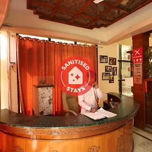 Oyo 26811 Moonlight Residency Gurgaon