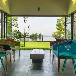  Villa Cheppanam House By Veo - Part Of Stayvista